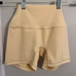 SET Active AirLuxe Breathe Shorts in Butter Yellow Size XS